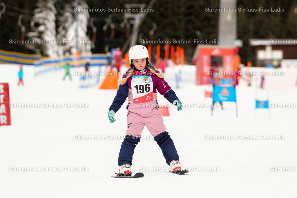 SRF_02.01.2026_0238 | Skirennfotos,Serfaus,Fiss,Ladis,Kinderskirennen,Winter,Tirol,Oberland,skirace,SFL,feelfree,weil wir's genießen,ski,Ski,skifahren,Sonnenplateau, - Realisiert mit Pictrs.com