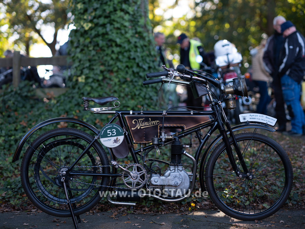 20251018-00059 | Erleben Sie hier die Faszination der klassischen Fahrzeuge in Bildern und lassen sich begeistern! - Realisiert mit Pictrs.com