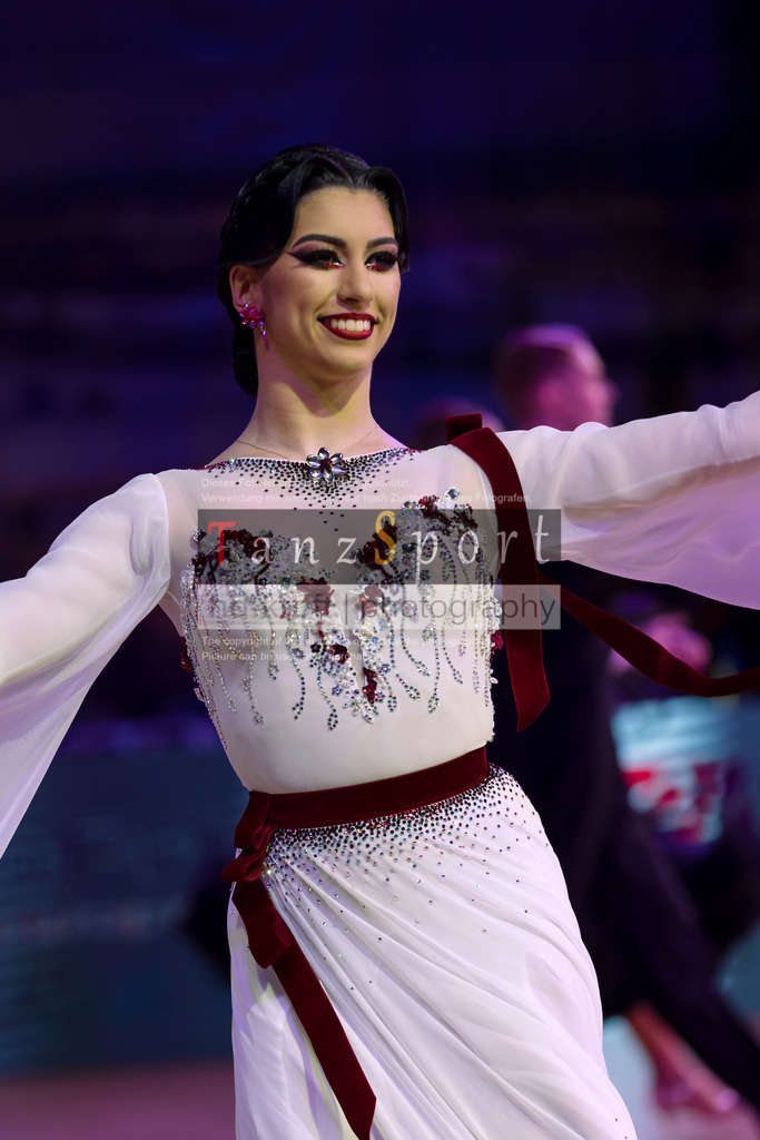 20241215_WDSF_Int_Open_Std-Riga-8888 | Tanzsportbilder, Standardtanz, Lateintanz, WDSF, DTV, LTVB, dancecomp, goc, hessen tanzt, blaues band der spree, walzer, tango, wiener walzer, slowfox, quickstepp, samba, rumba, cha-cha-cha, paso doble. jive, hd-kroft photography, turniertanzsport