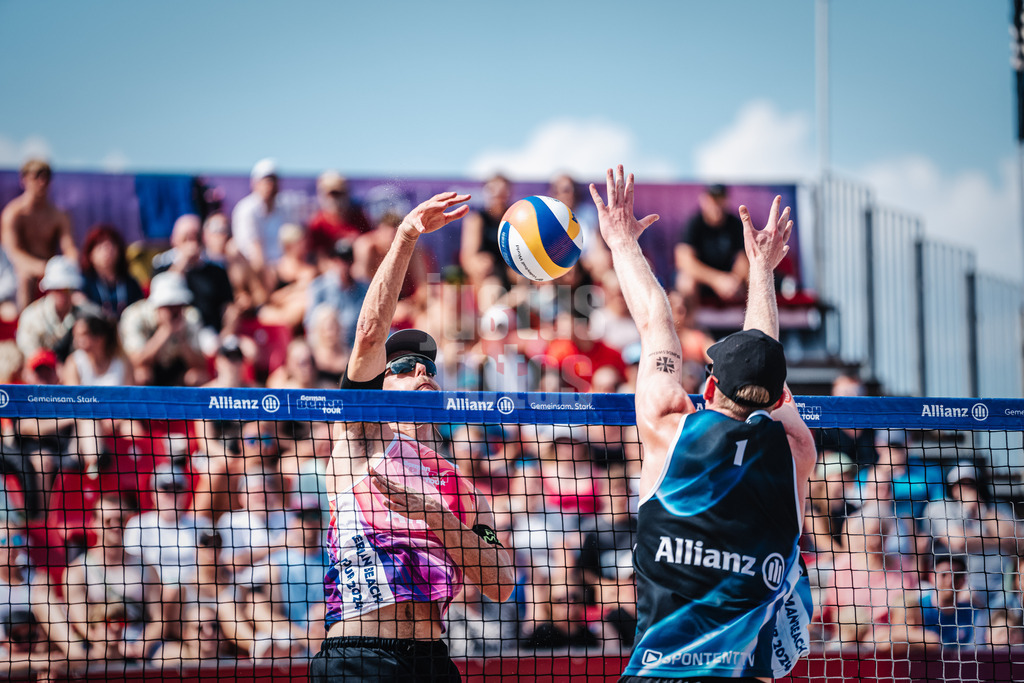 Beachvolleyball | Männer  | Allianz German Beach Tour 2024 | Tourstop Kühlungsborn | 10.08.2024 | v.l. Paul Henning gegen Philipp Huster