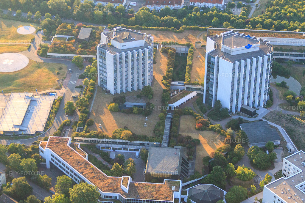 Luftbild: BG Klinik Ludwigshafen von Süden bei Sonnenaufgang im Ortsteil Oggersheim in Ludwigshafen im Bundesland Rheinland-Pfalz in Deutschland. Foto: IMG_69439.jpg vom 04.07.2014 durch Werner Riehm/FLY-FOTO.deAuflösung des Originals: 4752 x 3168 pxLinkedin