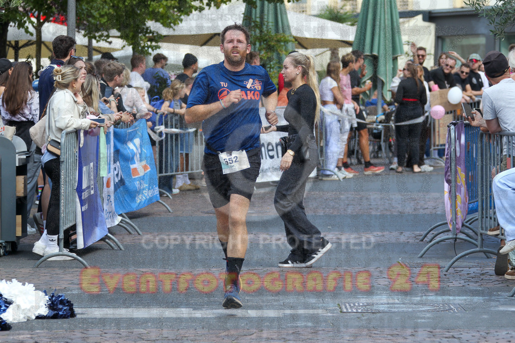 250824_1447_EV4_2216 | Sportfotografie im Rhein-Sieg Kreis, Köln, Bonn, NRW, Rheinland Pfalz, Hessen, etc. Unser Tätigkeitsfeld umfasst den Laufsport vom Volkslauf über den Marathon, Duathlon, Triathon bis zum Ultralauf wie Kölnpfad Ultra oder Schindertrail.