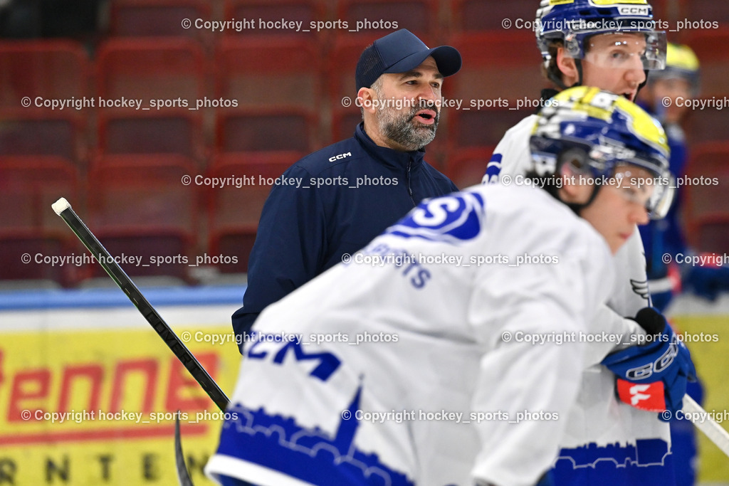 Eistrainig EC VSV mit Headcoach Pierre Allard | Eistraining EC VSV mit Headcoach Pierre Allard, 1.Eistraining EC VSV mit Headcoach Pierre Allard am 02.12.2025 in Villach (Stadthalle Villach), Austria, (Photo by Bernd Stefan)