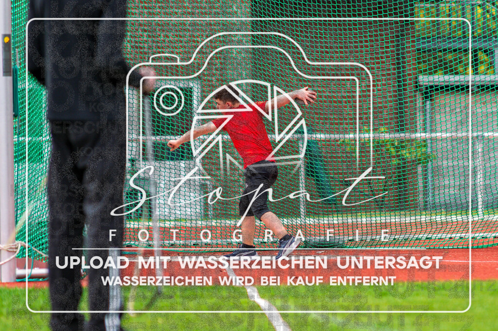 KMHK-1129 | Jonas Deperschmidt (MTV Soltau (NI)) bei den Kreismeisterschaften Leichtathletik-Wurf Heidekreis 2026 im Boehmewaldstadion, Soltau (Simon Paul Stopat) - Realisiert mit Pictrs.com