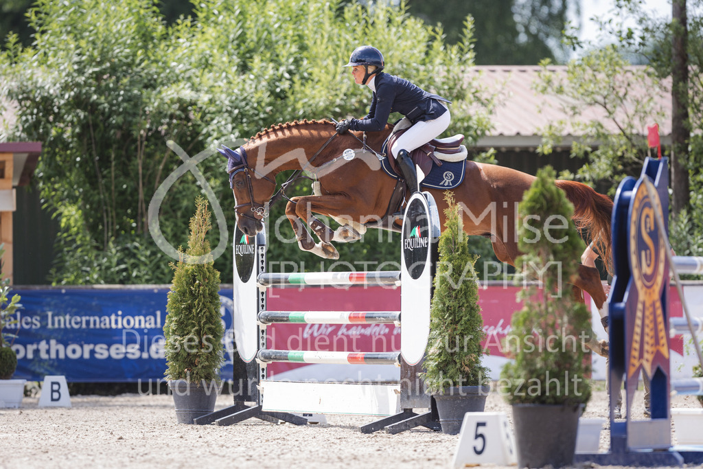 220614_Mühlen_SprPfM-678 | Late Entry Mühlen
Springprüfung Kl.M* 6-8j. Pferde gl. Einlaufprüfung für 6j. Pferde
14.06.2022