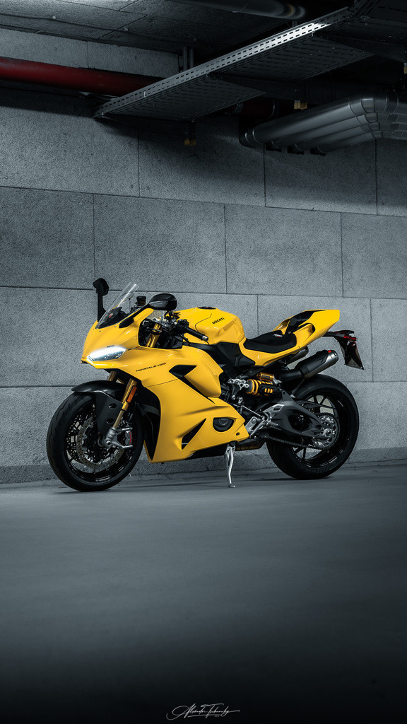 Ducati Panigake V2S | Entdecken Sie die faszinierende Welt von Alexander Tschuncky Arts: Kreative Fotografie, atemberaubende Automobilkunst und hochwertiger Bilderdruck. Lassen Sie sich inspirieren! - Realisiert mit Pictrs.com