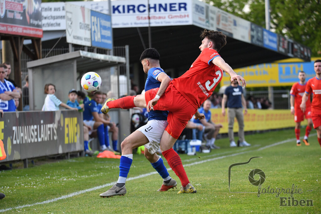 SSV Jeddeloh-SV Drochtersen/Assel | Herren Regionalliga; SSV Jeddeloh (blau)-SV Drochtersen/Assel (rot) am 30.04.2024; in Jeddeloh (53-Acht Arena), Photo: Philip Eiben 2024 - Realisiert mit Pictrs.com