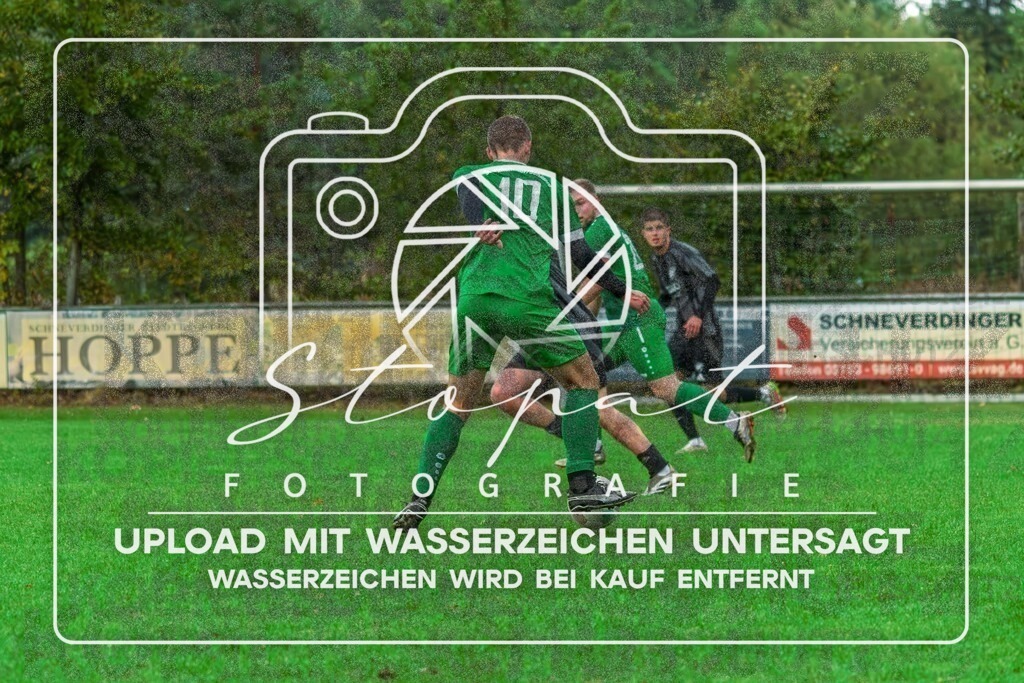 SGWFGFS-1060 | Laurent Von-Fintel (SG Wintermoor/Schuelern #10) beim Herren Kreisliga HK Spiel zwischen SG Schulern/Wintermoor und FG Fulde-Stellichte im Stadion Wintermoor, Schneverdingen (Simon Paul Stopat) - Realisiert mit Pictrs.com