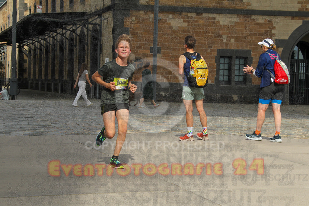 250920_1324_EV4_5447 | Sportfotografie im Rhein-Sieg Kreis, Köln, Bonn, NRW, Rheinland Pfalz, Hessen, etc. Unser Tätigkeitsfeld umfasst den Laufsport vom Volkslauf über den Marathon, Duathlon, Triathon bis zum Ultralauf wie Kölnpfad Ultra oder Schindertrail.