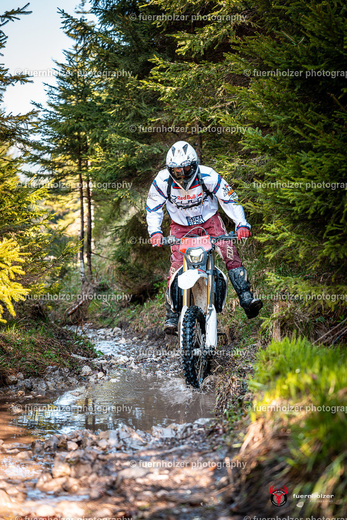 fuernholzer_250501-C1-136 | Fotografische Impressionen von der Red Stag Enduro Extreme by fuernholzer-photography.com. Endurosport in Österreich fotografisch festgehalten von fuernholzer. Auftragsfotografie für Private, Gewerbefotos und Industriefotografie. Eventfotografie, Sportfotografie und Motorsportfotografie. Anbieter von Fotoworkshops, Fototraining, fotografischen Vorträgen und Fotoseminaren.