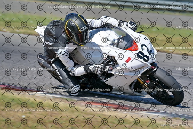 25bt04-0127 | markuskiefer.com - Realisiert mit Pictrs.com
