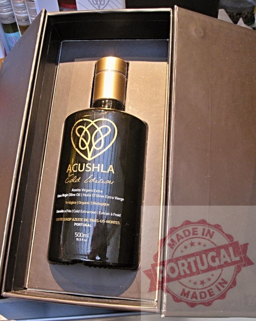 Acushla Cold Edition organic extra virgin olive oil bottle | Acushla extra virgin olive oil bottle packaging in a luxury gift box - Realisiert mit Pictrs.com