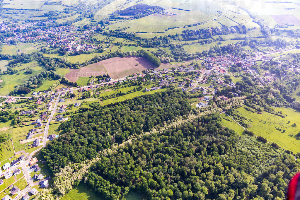 Ortsansicht | Luftbild: Ortsansicht in Blies-Ébersing im Bundesland Moselle in Frankreich. Foto: IMG_107300.jpg vom 19.05.2018 durch Werner Riehm/FLY-FOTO.de - Realisiert mit Pictrs.com