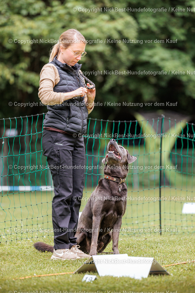RO-Blumenthal-2026-Nickbest-Hundefotografie-2959 | Dein Hund! Dein Moment! Deine Erinnerungen! Hundefotografie in Bremen Blumenthal. Ich fange die besonderen Momente deines Vierbeiners ein – ob Indoor mit Blitzanlage oder in der freien Natur. Sicher dir dein Moment und dein Termin für eure Erinnerungen.