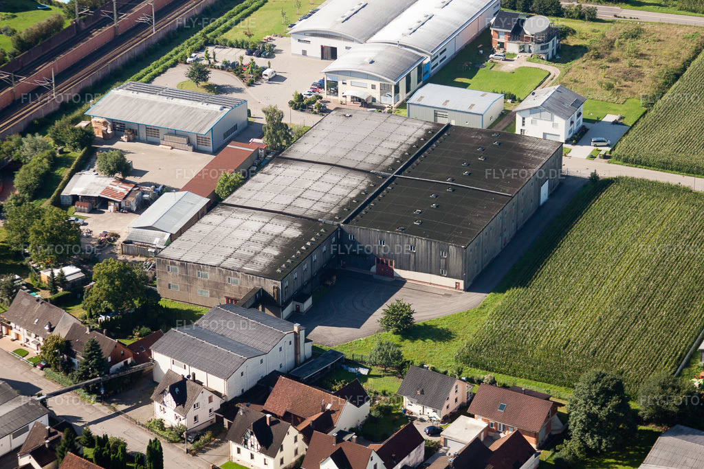Luftbild: Werksgelände Muffenrohr GmbH im Ortsteil Hatzenweier in Ottersweier im Bundesland Baden-Württemberg in Deutschland. Foto: IMG_31709.jpg vom 20.08.2010 durch Werner Riehm/FLY-FOTO.de