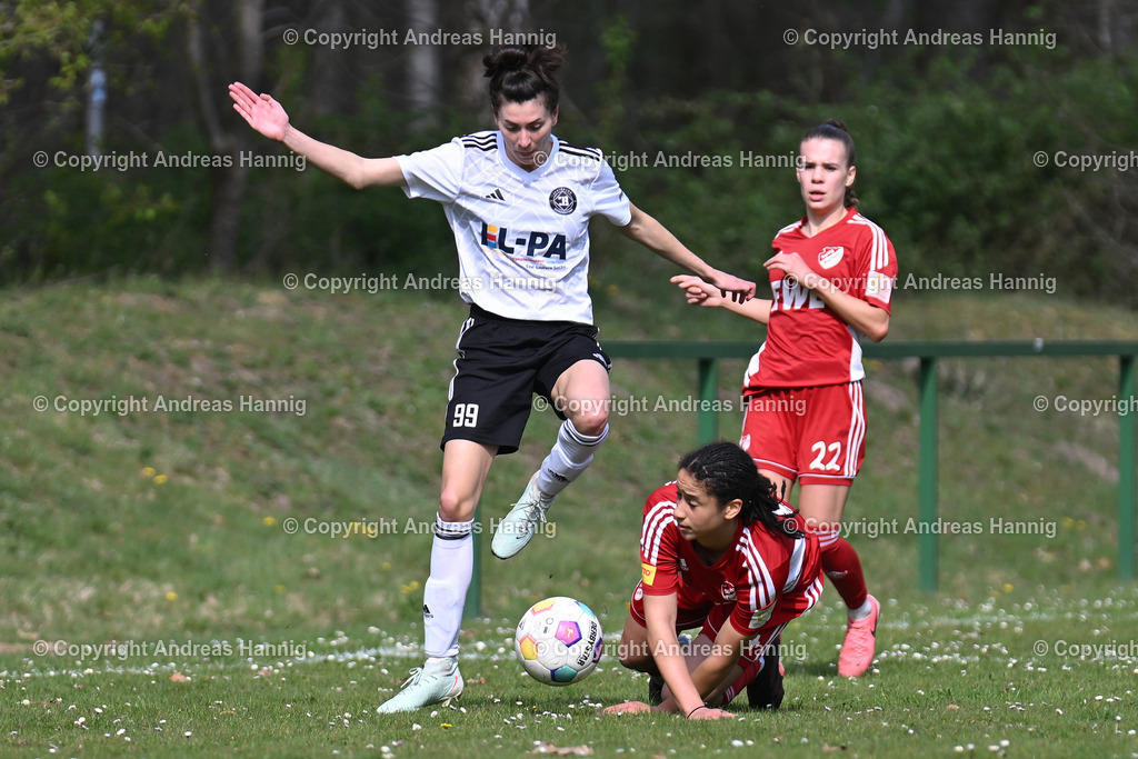 Fußball I Frauen I Saison 2024-25 I Oberliga I FC Jesteburg-Bendestorf - SpVg Aurich Frauen I 13.4.2025 | a-hannig - Realisiert mit Pictrs.com