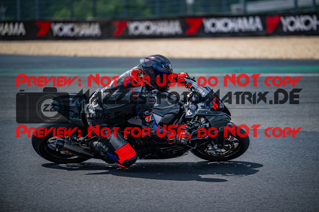 MaZZes_FotoMatrix_230719_4976 | ROT