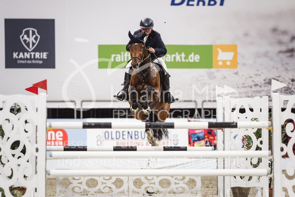 231028_Oldenburg_S1-Spr_Amateure-219 | Deine schönsten Turniermomente als professionelle Fotos! Entdecke hochwertige Pferdesport-Fotografie im Online-Shop. Jetzt Fotos finden & bestellen!