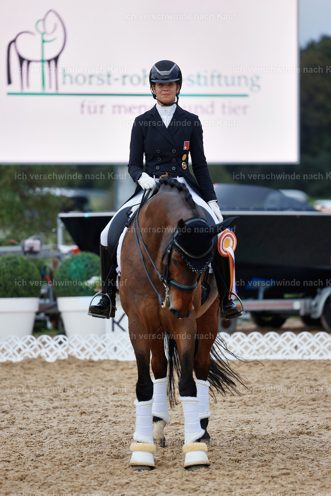 12-Siegerehrung-DRESSUR  S___  -StoibPH-5391 | working equitationturnier fotograf videograf stoibphotography marixx film working equitation deutschland reitsport turnierfotografie eventfotografie equestrian events