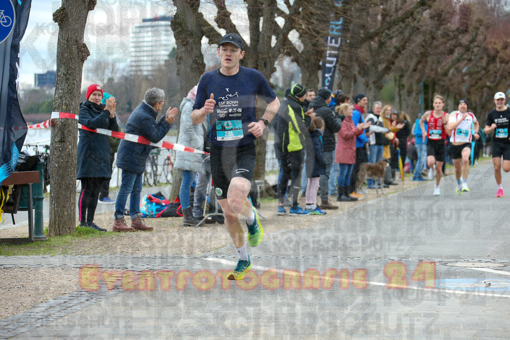 231231_1146_EX1_3985 | Sportfotografie im Rhein-Sieg Kreis, Köln, Bonn, NRW, Rheinland Pfalz, Hessen, etc. Unser Tätigkeitsfeld umfasst den Laufsport vom Volkslauf über den Marathon, Duathlon, Triathon bis zum Ultralauf wie Kölnpfad Ultra oder Schindertrail.