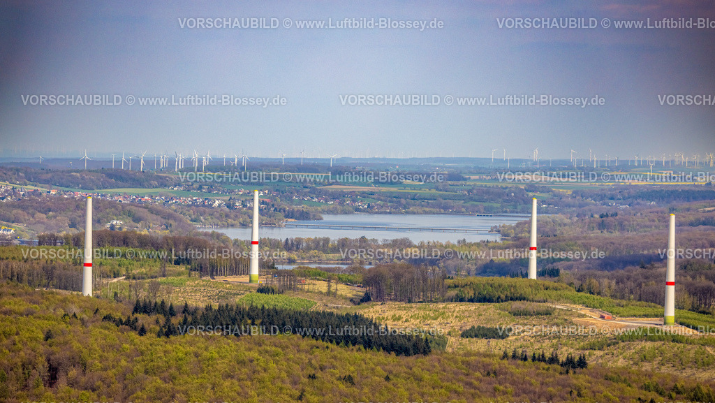 Arnsberg260402819 | Luftbild, Baustelle mit Neubau Windräder, Möhnesee und dahinter Windpark Anlage, Neheim, Arnsberg, Sauerland, Nordrhein-Westfalen, Deutschland