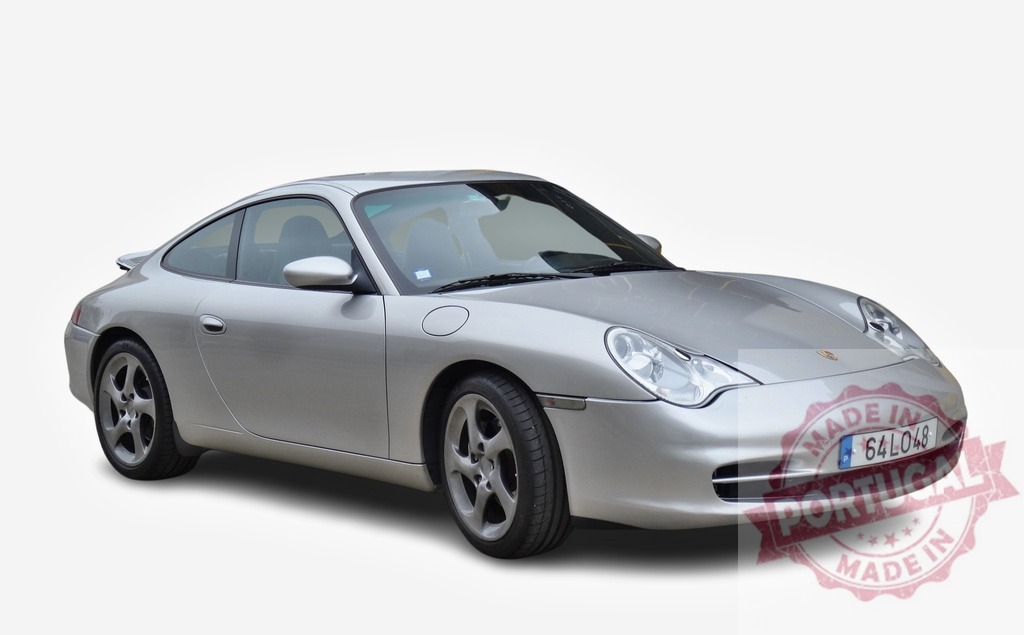 Silver Porsche 911 996 Carrera Coupe is parked on a white background | Porsche 911 996 Carrera Coupe is parked on a white background, elegant and sporty design - Realisiert mit Pictrs.com