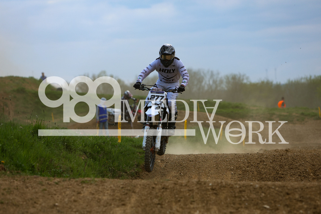 5E6A2624 | 989 MEDIAWORK