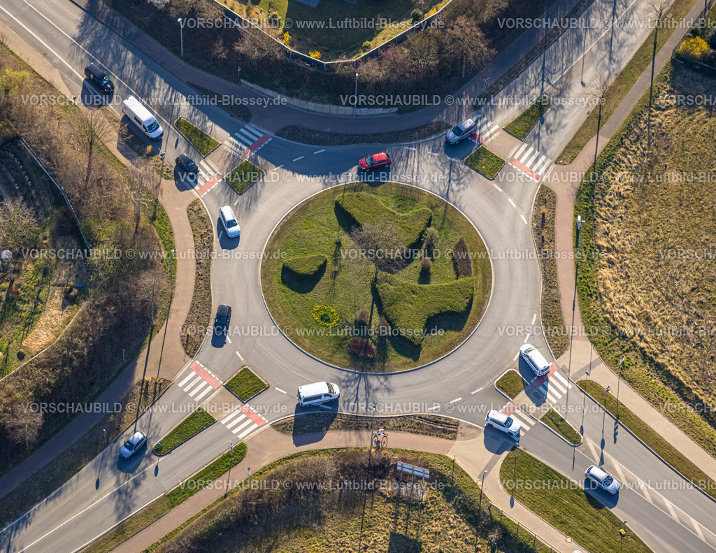 Soest250306604 | Luftbild, Kreisverkehr Oestinghauser Straße mit grüner Heckenbepfanzung, Walburger, Soest, Soester Börde, Nordrhein-Westfalen, Deutschland