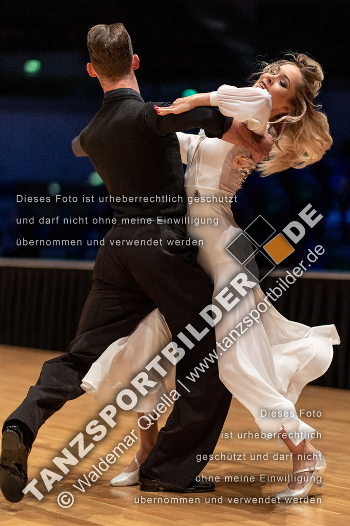 20221112-00058 | Hier finden Sie Tanz Bilder vom Latein und Standard Formationen tanzen. Sportbilder vom Tanzsport. Schöne Fotos und von Weltmeisterschaft, Europameisterschaft, Bundesliga, Regionalliga, Oberliga und Landesliga sowie von GOC Stuttgart, DanceComp, WM Bremen