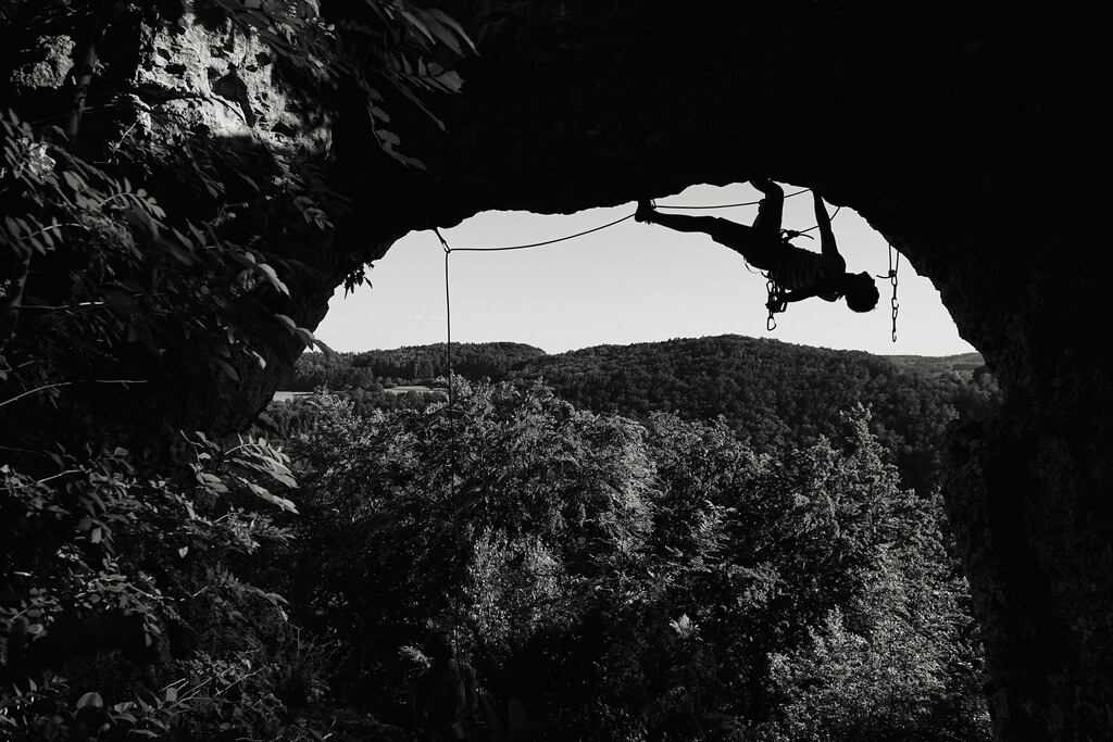 CS-200601-0085-2 | René Inglese klettert Götterbogen (7) am Röthelfels im Trubachtal