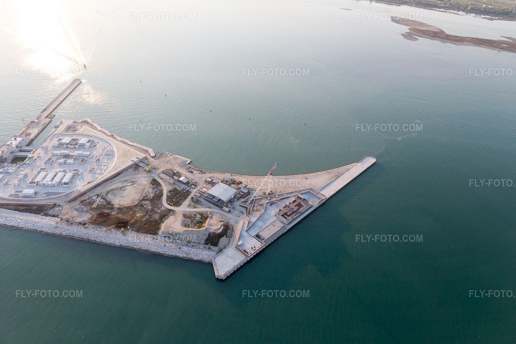 Aerial view: View of the town in Punta Sabbioni in the state Veneto, Italy. – Photo: IMG_098288.jpg taken on 04/03/2017 by Werner Riehm/FLY-FOTO.com – Resolution of the original: 5472 x 3648 px