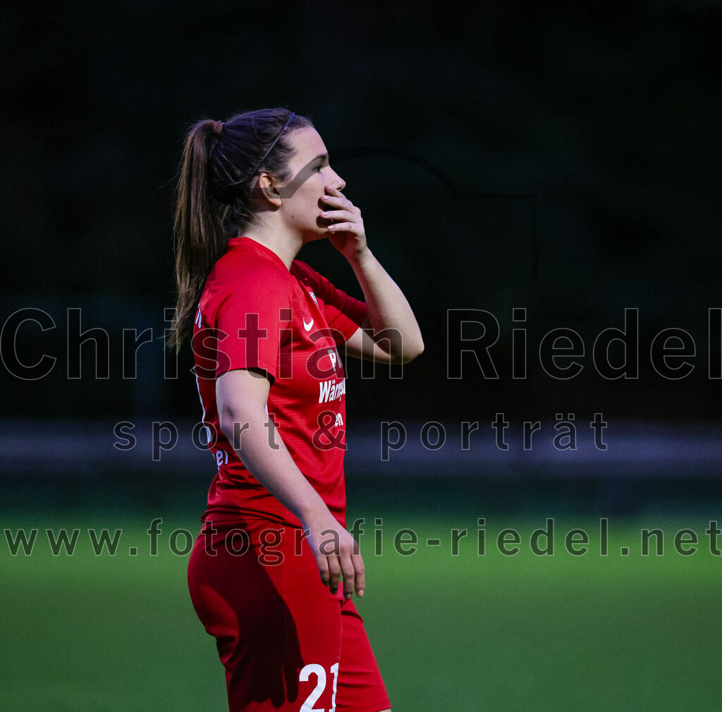 2023-10-21_050_FC_Forstern_gegen_FC_Ezelsdorf | Forstern, Deutschland, 21.10.2023:
Fußball, Frauen Bayernliga 2023 / 2024, 8. Spieltag, FC Forstern gegen FC Ezelsdorf, Endergebnis: 2:1

Vanessa Meingaßner (FC Forstern, #21)

Foto: Christian Riedel / fotografie-riedel.net