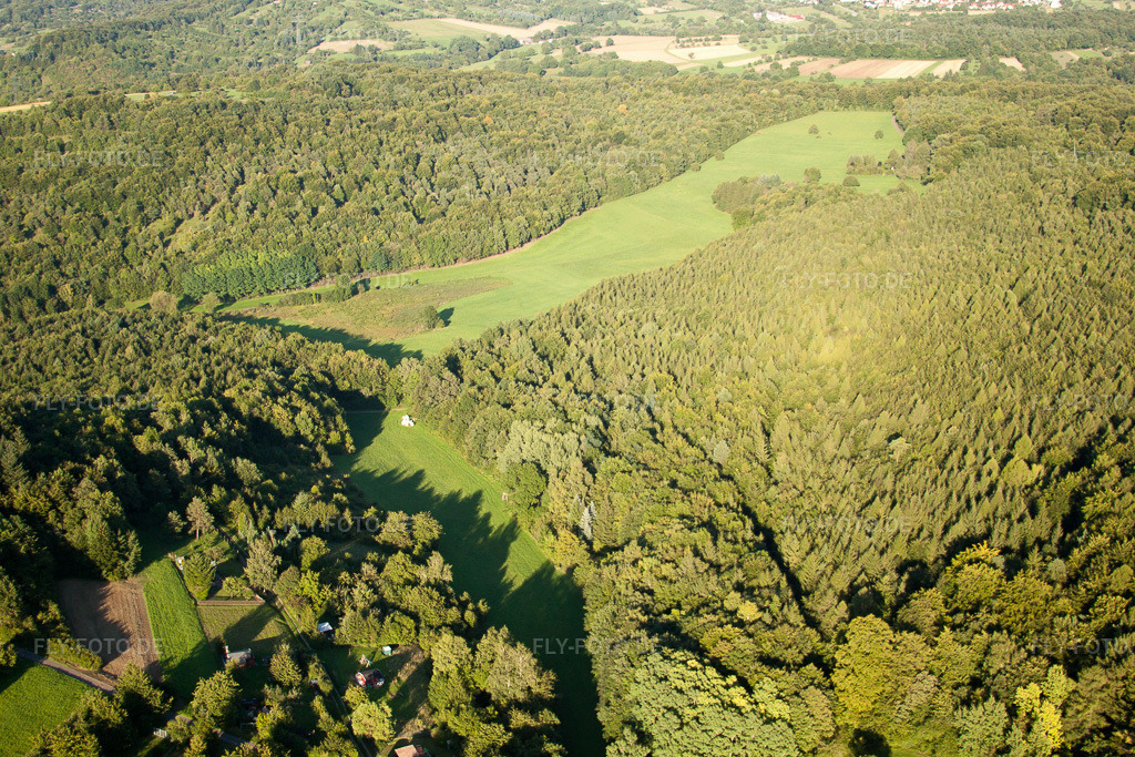 Luftbild: Naturschutzgebiet Kettelbachtal im Ortsteil Obernhausen in Birkenfeld im Bundesland Baden-Württemberg in Deutschland. Foto: IMG_32584.jpg vom 21.08.2010 durch Werner Riehm/FLY-FOTO.de