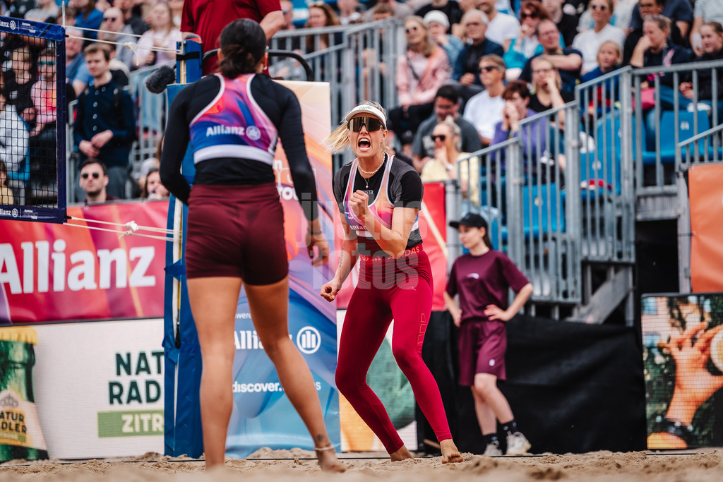 Beachvolleyball | Frauen | Allianz German Beach Tour 2025 | Tourstop Hamburg | 30.05.2025 | v.l. Shana Zobrist und Chenoa Christ jubeln
