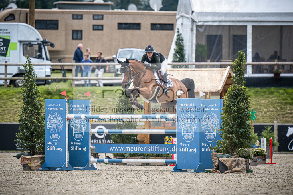 DOS_5571 | Entdecke hochwertige Reitturnierfotos von Foto Oger. Professionell, emotional und authentisch – jetzt Lieblingsmomente im Shop bestellen.Deutschlandweite Turnierfotografie. - Realisiert mit Pictrs.com