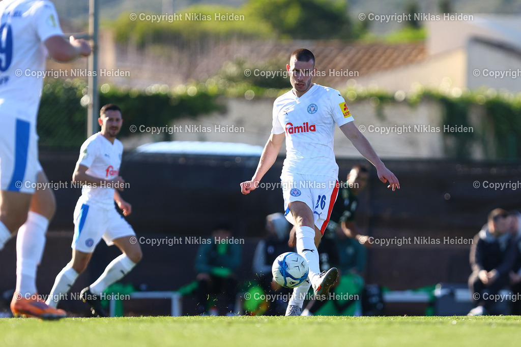 NH_HolsteinKiel_FerencvarosBudapest_Testspiel_10012025 | #26 David Zec (Holstein Kiel)Fußball I Herren I Testspiel I Saison 2025-2026  I Holstein Kiel - Ferencvaros Budapest I 10.01.2026 I La Manga Club (Spanien) - Realisiert mit Pictrs.com