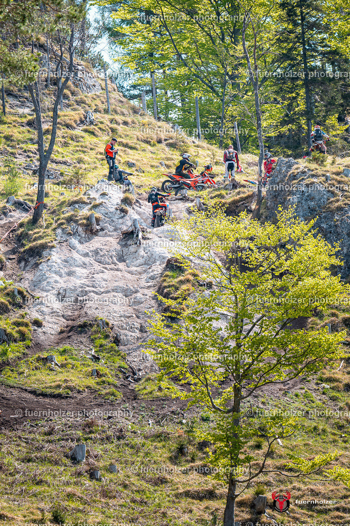 fuernholzer_250501-C2-223-3 | Fotografische Impressionen von der Red Stag Enduro Extreme by fuernholzer-photography.com. Endurosport in Österreich fotografisch festgehalten von fuernholzer. Auftragsfotografie für Private, Gewerbefotos und Industriefotografie. Eventfotografie, Sportfotografie und Motorsportfotografie. Anbieter von Fotoworkshops, Fototraining, fotografischen Vorträgen und Fotoseminaren.