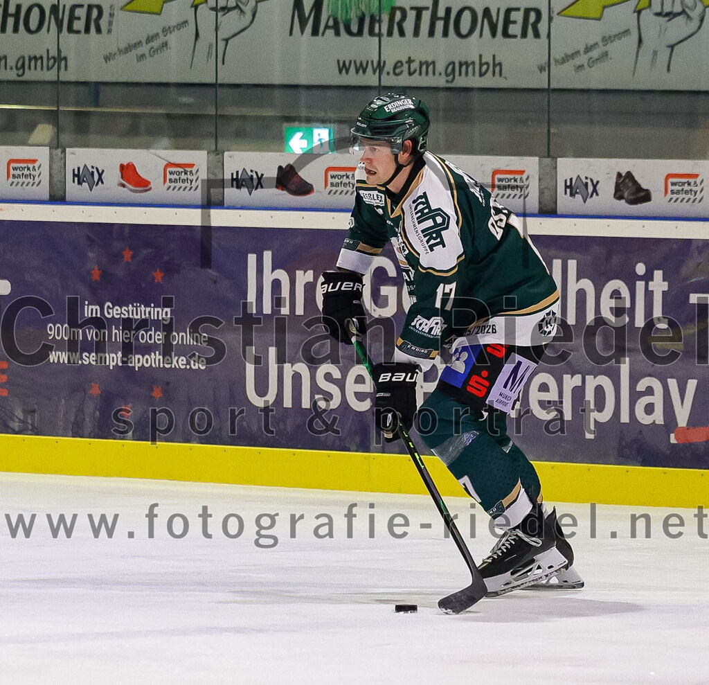 2026-01-09_070_TSV_Erding_gegen_Stuttgart_Rebels | Erding, Deutschland, 09.01.2026:Eishockey, Oberliga Süd 2025 / 2026, 35. Spieltag, TSV Erding gegen Stuttgart Rebels, Endergebnis: Elia Ostwald (Erding Gladiators, #17)Foto: Christian Riedel / fotografie-riedel.net