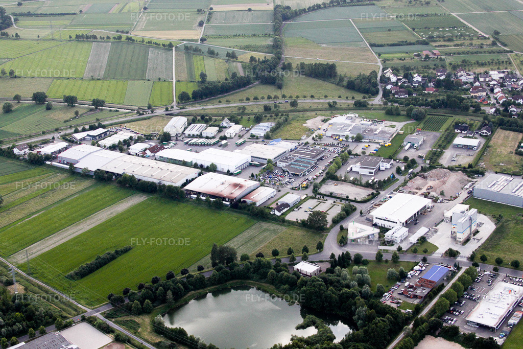 Luftbild: Gewerbegebiet und Firmenansiedlung der GMT Gummi-Metall-Technik GmbH im Ortsteil Vimbuch in Bühl im Bundesland Baden-Württemberg in Deutschland. Foto: IMG_18827.jpg vom 03.06.2009 durch Werner Riehm/FLY-FOTO.de