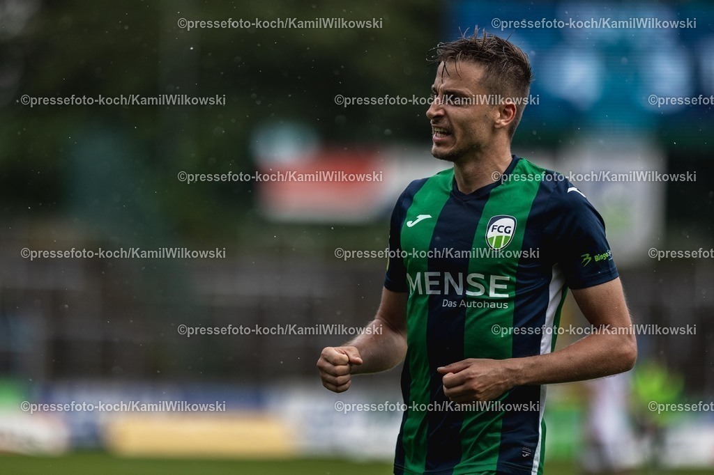 xkwi02082501066 | 02.08.2025, xkwix, Fußball, Regionalliga West, FC Gütersloh - 1. FC Bocholt, Ohlendorf Stadion im Heidewald: Torjubel nach dem Tor zum 5:3 durch Patrik Twardzik ( FC Gütersloh #18 ) 