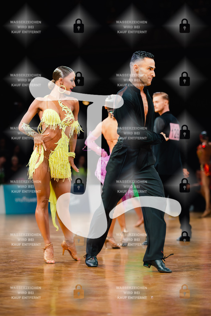 GOC 2025 - WDSF GrandSlam Latin 35th-38th (55) Eric Izakson _ Violetta Karnaushenko (Israel)-2025-08-23-2381 | Webshop for digital downloads and prints of dance sport, event & show photographer Julian Link - Realisiert mit Pictrs.com