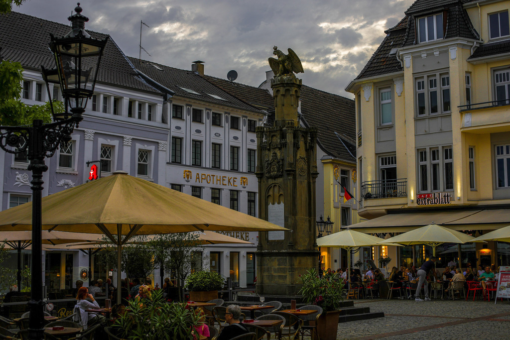 Moers_Stadtrundgang_070825_39 | Bildergalerie von Sport-Ereignissen aber auch von weiteren spannenden Dingen - nicht nur vom Niederrhein. In Anlehnung an den bekannten Spruch von Hanns Dieter Hüsch heißt das Motto: "Niederrhein ist überall".  - Realisiert mit Pictrs.com