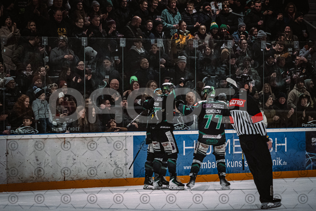 Alligators_vs_Lindau_21_12_2025-058 | Höchstadt Alligators Fotogalerie: Eishockey-Action aus Franken. Professionelle Spielfotos, Portraits & Stadionbilder zum Download. Jetzt entdecken! - Realized with Pictrs.com