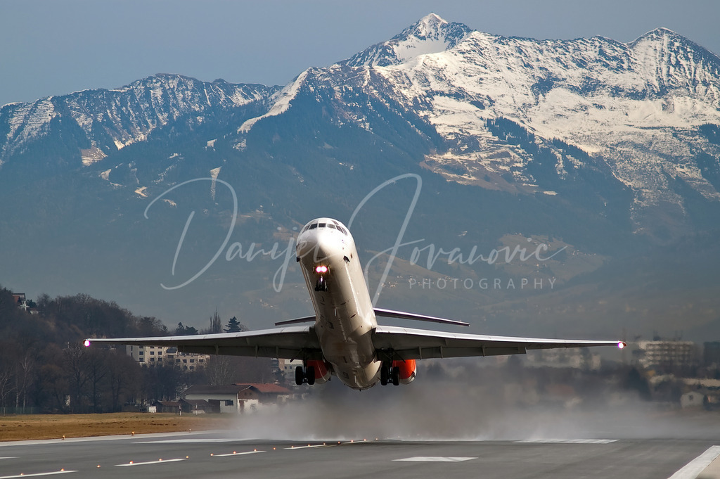 Kraftvoll | Kraftvoller Abflug dieser SAS MD-82 in Innsbruck
