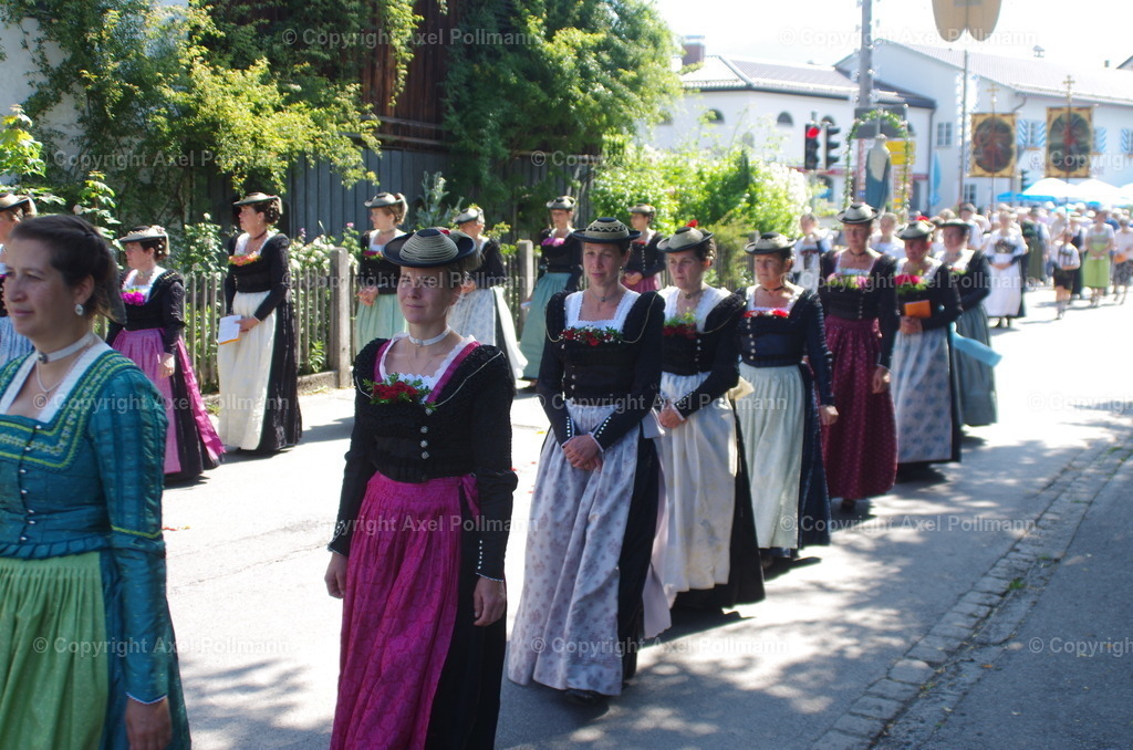 IMGP4242 | fotografiert von Axel PollmannLeonhardi Wallfahrt Benediktbeuern und Murnau, Fronleichnam, Fasching, Landschaft im Loisachtal und Benediktbeuern  - Realisiert mit Pictrs.com
