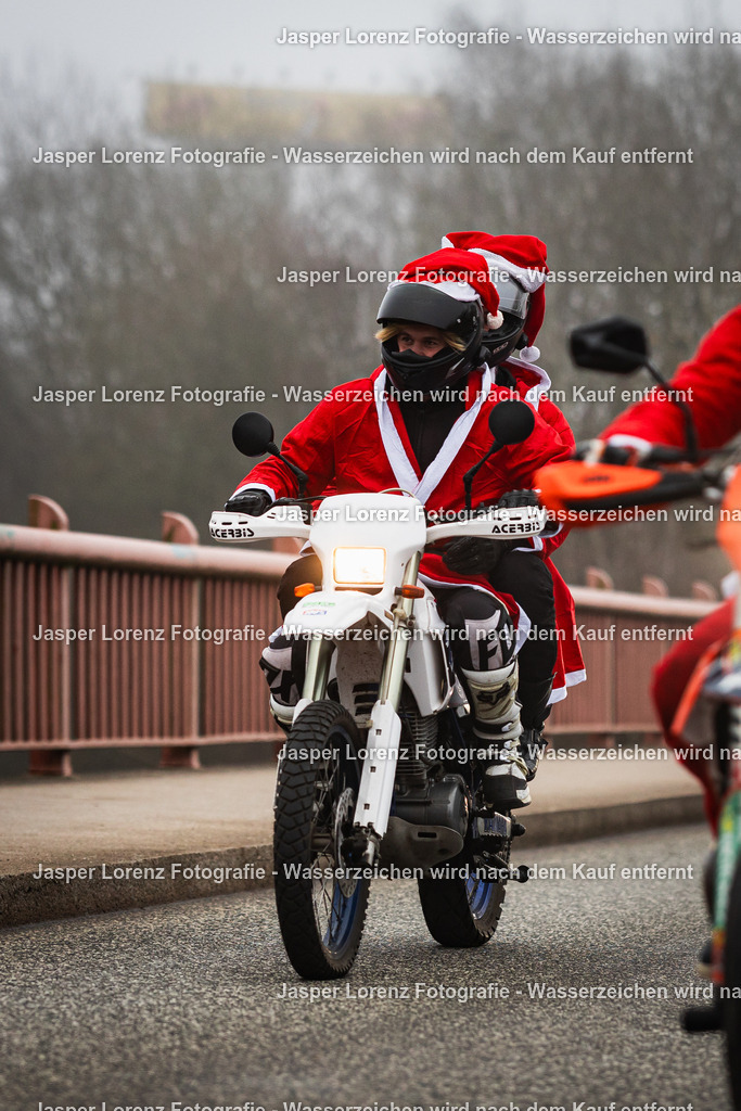 X-Mas Ride I Kiel I 2025 | Jasper Lorenz Fotografie - Realisiert mit Pictrs.com