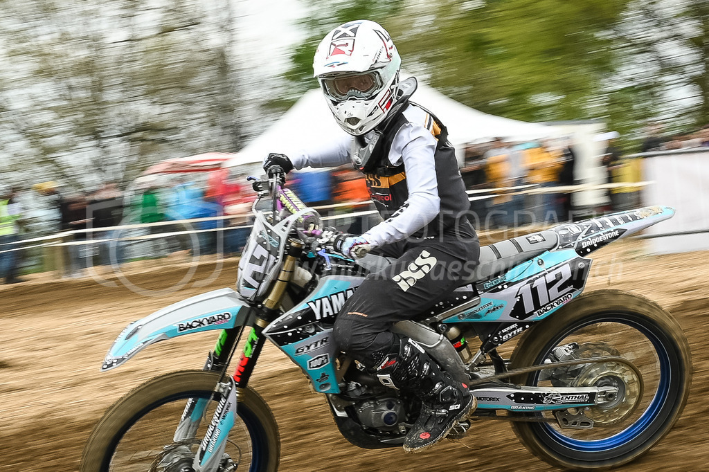 Motocross Schlatt bei Winterthur - 30. April 2023 | #112 Eisenring Jennifer aus Weingarten (CH) auf Yamaha in der Kategorie Swiss MX Women Cup am Motocross Schlatt bei Winterthur, 30. April 2023. 
Instagram: @mx_schlatt | @mc_wila | @sam_schweiz
Bild: Sportfotografie Markus Aeschimann | www.markus-aeschimann.ch - Realisiert mit Pictrs.com