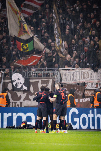 Bayer 04 Leverkusen vs. FC St. Pauli, 14.02.2026 | LEVERKUSEN, GERMANY - FEBRUARY 14: Ernest Poku (Bayer 04 Leverkusen, 19) celebrates scoring his team's fourth goal with teammates during the Bundesliga match (gameday 22)  between Bayer 04 Leverkusen vs. FC St. Pauli at BayArena on February 14, 2026 in Leverkusen, Germany. (Photo by Axel Kohring/Beautiful Sports Int.)DFL REGULATIONS PROHIBIT ANY USE OF PHOTOGRAPHS AS IMAGE SEQUENCES AND/OR QUASI-VIDEO.