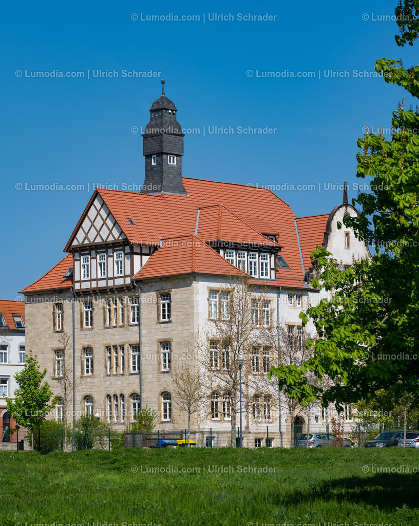 10049-12809 - Halberstadt - Harmoniestrasse | Stockfoto und Bilderpool mit Bildmaterial aus Deutschland, dem Harz, Halberstadt, Quedlinburg, Wernigerode und weltweit. Qualitativ hochwertige und professionelle Fotos anschauen und kaufen. - Realisiert mit Pictrs.com