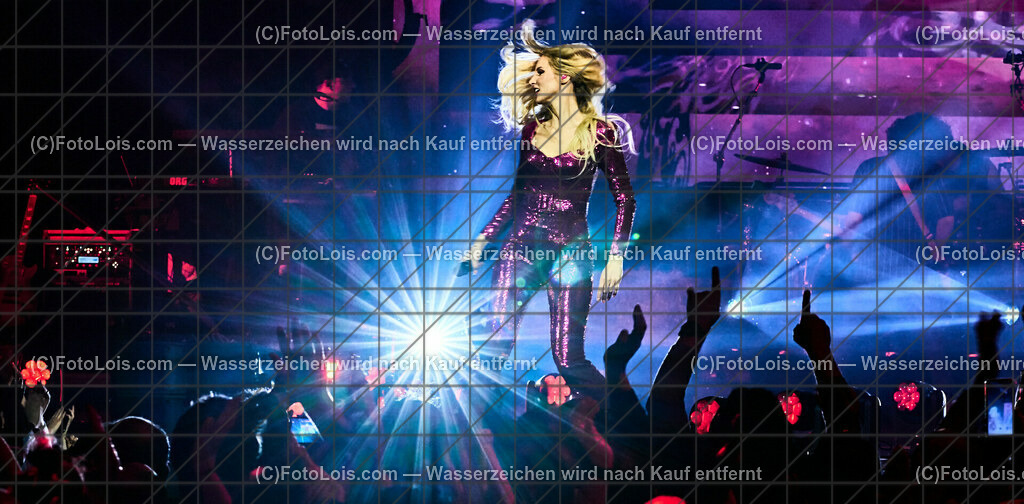 ALP3204_BergBauernTour-Konzert_Naschenweng Melissa | (C)FotoLois.com, Alois Spandl, BergBauernTour 2023 - Melissa Naschenweng, Tourstop in Wieselburg, Konzert im NV-Forum Wieselburg, Sa 8. April 2023.